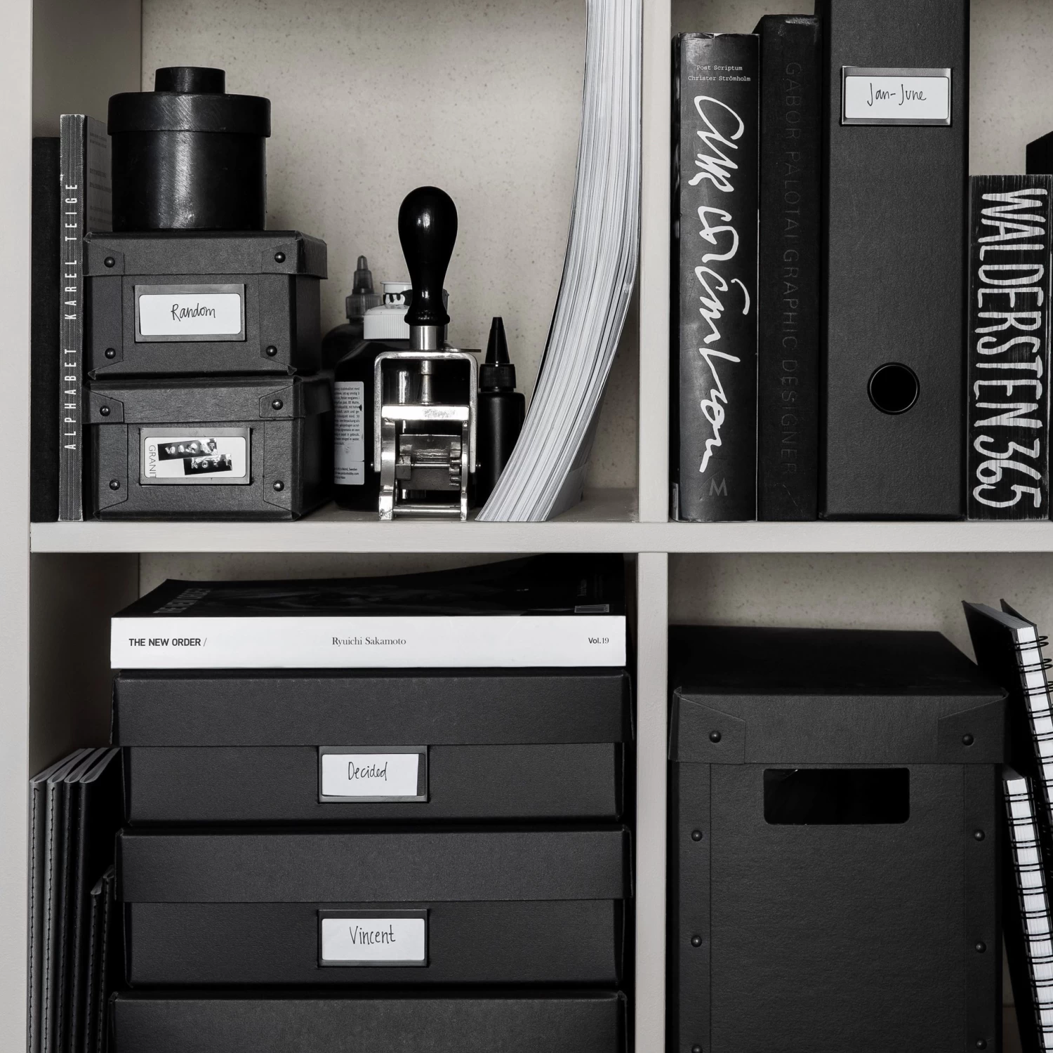 Zeitschriftensammler Graphit 8 Zeitschriftensammler Graphit – Bild 6