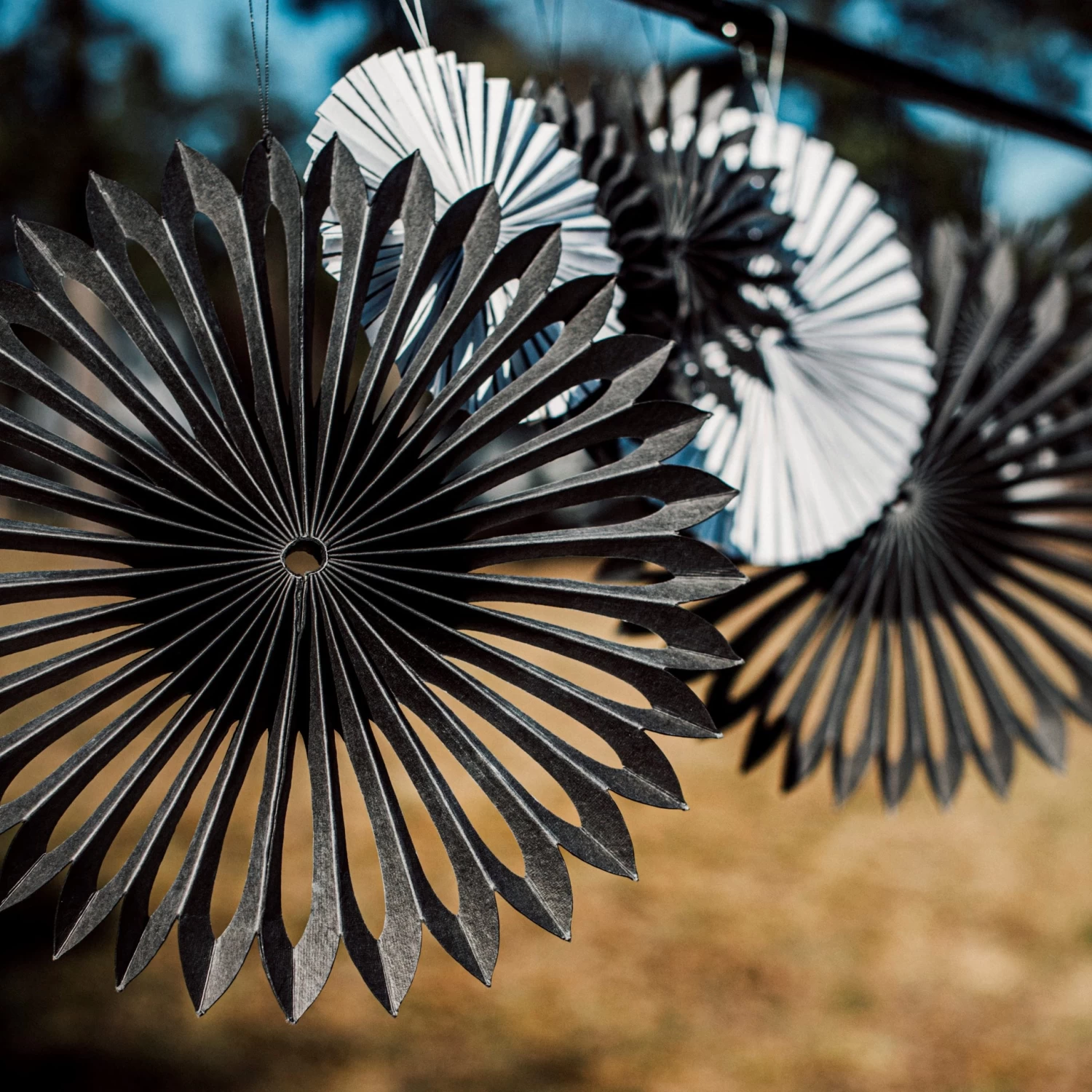 Papierdekoration Recycelt 30 Cm Dunkelgrau 6 Papierdekoration Recycelt 30 Cm Dunkelgrau – Bild 4