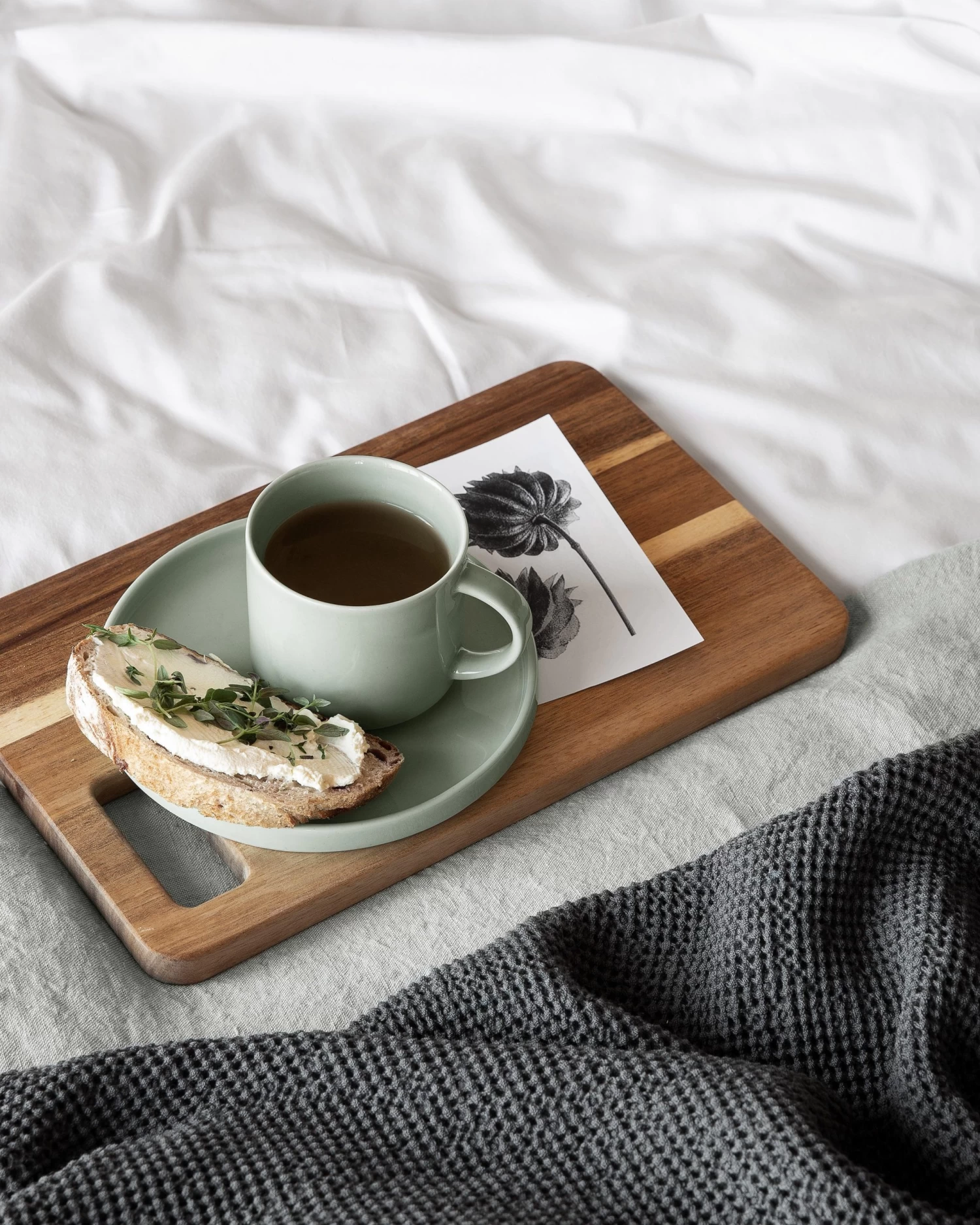 DUKA Cutting Board 40X25cm Acacia 5 DUKA Cutting Board 40X25cm Acacia – Bild 3